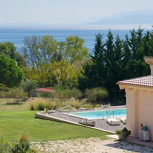 Driftwood Villa Karavados
